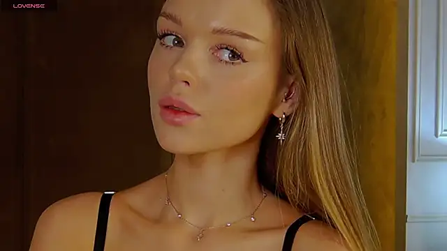 MarilynNova online show from November 6, 4:24 am