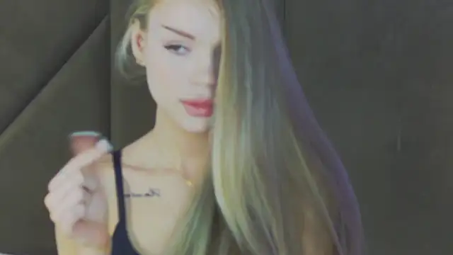 MarilynNova online show from April 25, 4:26 am