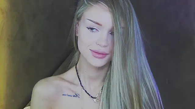 Snapshot of MarilynNova chatting on May 10, 4:17 am MarilynNova online show from May 10, 4:17 am