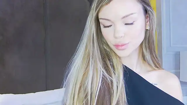 MarilynNova online show from August 4, 5:54 am