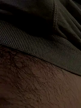 Snapshot of MuzzyFacing chatting on November 26, 10:33 pm MuzzyFacing online show from November 26, 10:33 pm