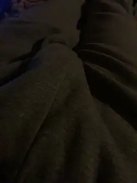 Snapshot of MuzzyFacing chatting on February 5, 5:06 pm MuzzyFacing online show from February 5, 5:06 pm