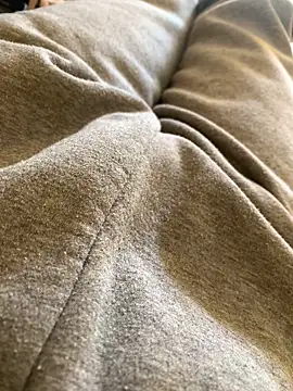 Snapshot of MuzzyFacing chatting on February 26, 12:15 pm MuzzyFacing online show from February 26, 12:15 pm