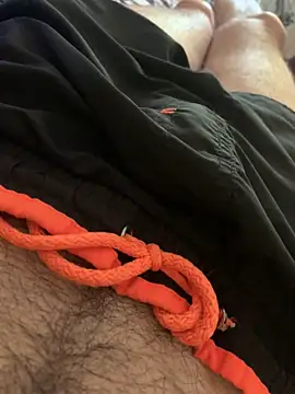Snapshot of MuzzyFacing chatting on June 6, 10:09 am MuzzyFacing online show from June 6, 10:09 am