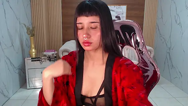 Snapshot of allyssa_bellini_s chatting on October 19, 1:01 pm allyssa bellini s online show from October 19, 1:01 pm