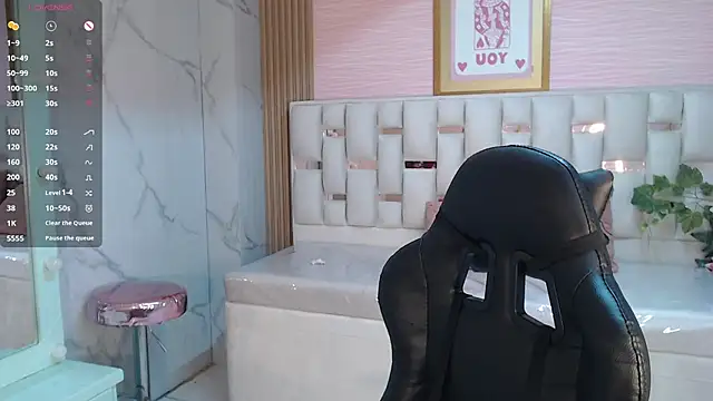 Snapshot of allyssa_bellini_s chatting on October 22, 11:15 pm allyssa bellini s online show from October 22, 11:15 pm