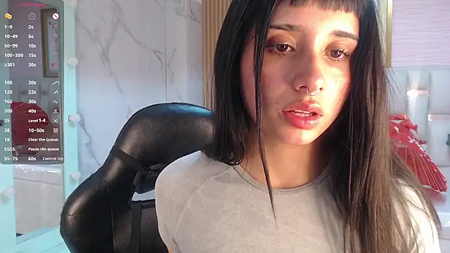 Snapshot of allyssa_bellini_s chatting on October 25, 8:55 am allyssa bellini s online show from October 25, 8:55 am