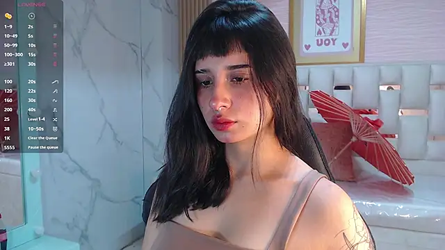 Snapshot of allyssa_bellini_s chatting on November 6, 8:21 pm allyssa bellini s online show from November 6, 8:21 pm