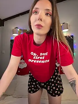 LINA ALL EYES ON YOU online show from December 19, 8:05 pm