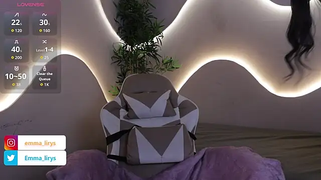 Emma and Issac online show from November 24, 4:45 am