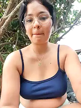 Lily-o online show from November 30, 4:22 pm