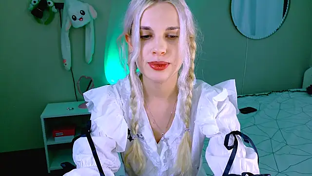 Snapshot of carmen_crybaby chatting on September 30, 11:10 pm carmen crybaby online show from September 30, 11:10 pm