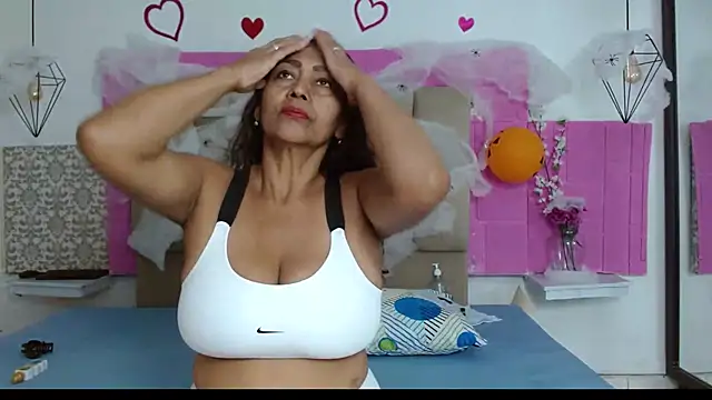 Damary Leon online show from October 20, 7:03 pm