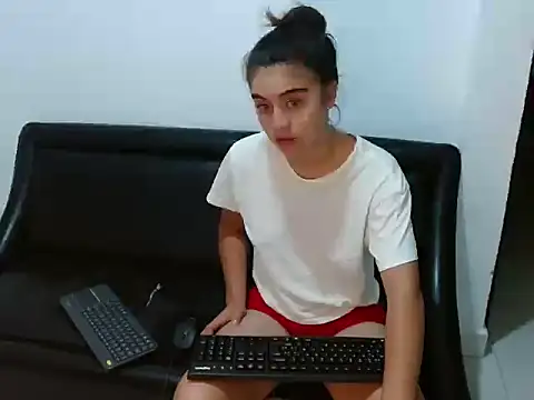 Snapshot of Arieeel_09 chatting on October 14, 11:05 pm Arieeel 09 online show from October 14, 11:05 pm