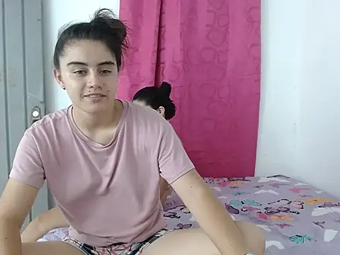 Snapshot of Arieeel_09 chatting on November 23, 6:19 pm Arieeel 09 online show from November 23, 6:19 pm