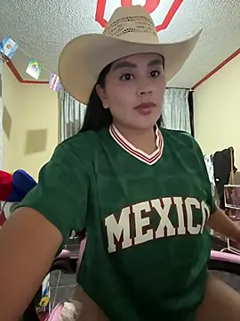 Snapshot of laure_torres chatting on June 25, 1:05 am laure torres online show from June 25, 1:05 am