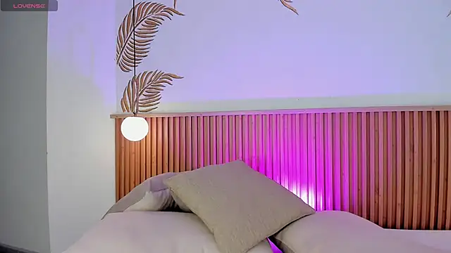 Valleriie  online show from January 8, 4:31 pm