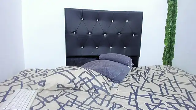 michellnasty online show from March 27, 4:18 am