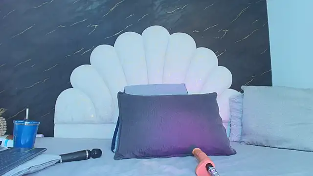 Roxana gomez online show from April 13, 3:45 am