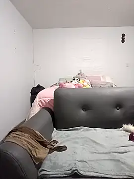 Snapshot of Estefania_Arce chatting on March 12, 12:06 am Estefania Arce online show from March 12, 12:06 am