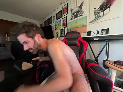 Snapshot of Pupscritch chatting on July 22, 6:00 pm Pupscritch online show from July 22, 6:00 pm