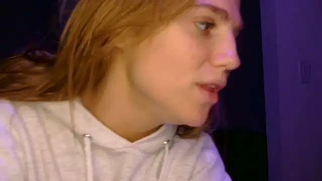 Snapshot of sweetceeme chatting on February 24, 1:36 am sweetceeme online show from February 24, 1:36 am