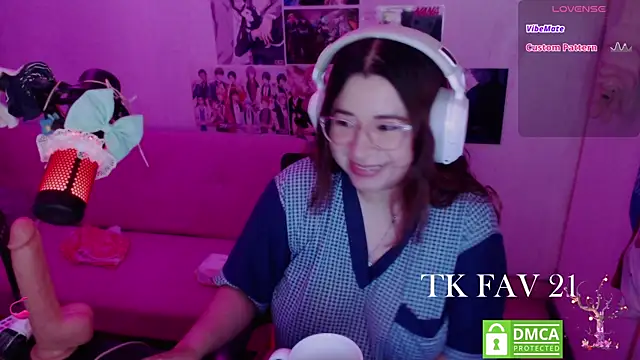 Snapshot of Pink_girl0n chatting on June 1, 4:47 am Pink girl0n online show from June 1, 4:47 am