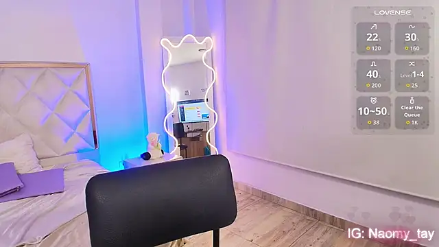 Naomy tay1 online show from October 13, 3:06 am