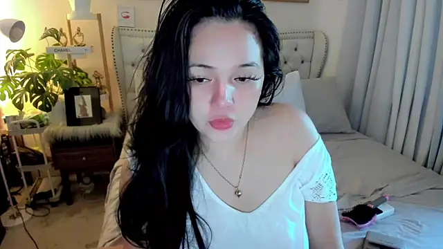 SweetHoney369 online show from October 15, 12:33 am