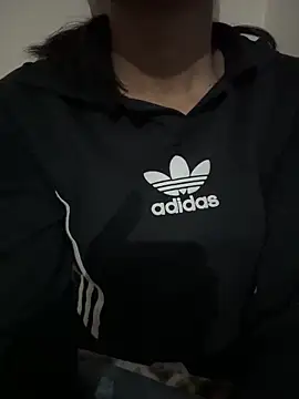 Snapshot of modelnishu chatting on November 16, 4:07 am modelnishu online show from November 16, 4:07 am