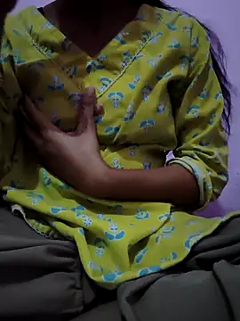 Snapshot of modelnishu chatting on December 4, 2:37 pm modelnishu online show from December 4, 2:37 pm