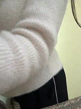 modelnishu online show from February 4, 12:44 pm