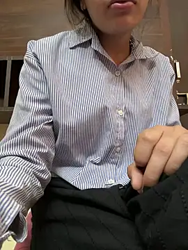 modelnishu online show from February 6, 1:54 am