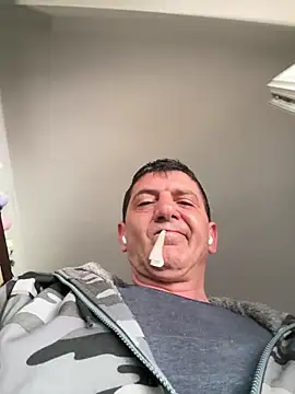 BULLBSX online show from April 15, 6:31 am