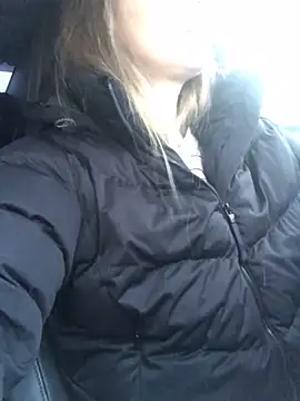 Reina Cummings online show from October 9, 4:54 am