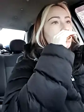 Reina Cummings online show from November 20, 6:02 am