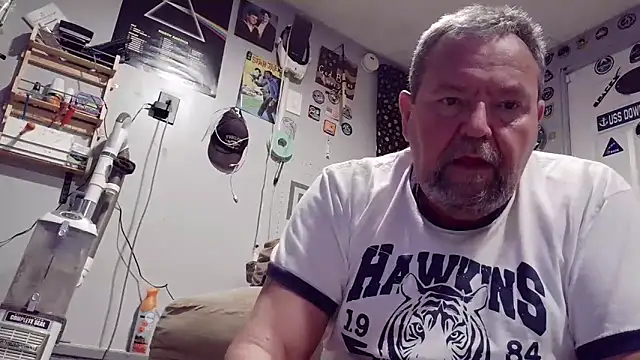 Snapshot of SueNixon chatting on November 11, 1:38 am SueNixon online show from November 11, 1:38 am