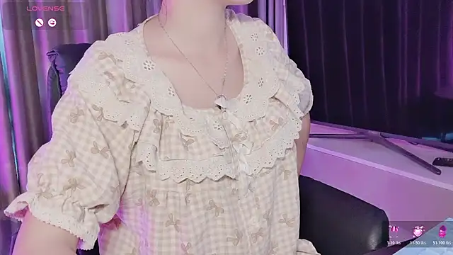 Snapshot of _Dorry_ chatting on November 8, 8:47 am Dorry online show from November 8, 8:47 am