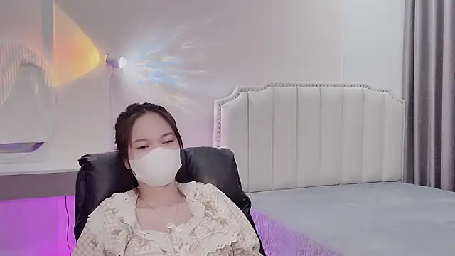 Snapshot of _Dorry_ chatting on November 17, 4:24 pm Dorry online show from November 17, 4:24 pm