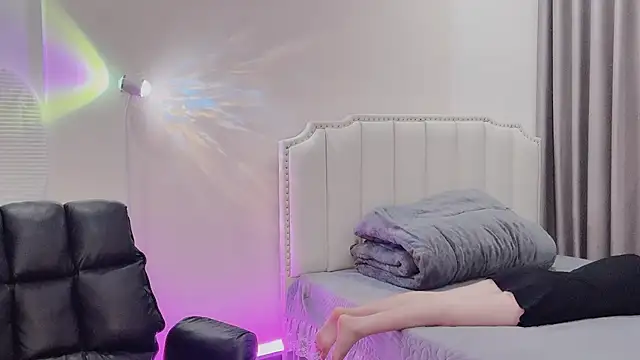 Snapshot of _Dorry_ chatting on December 4, 8:12 am Dorry online show from December 4, 8:12 am