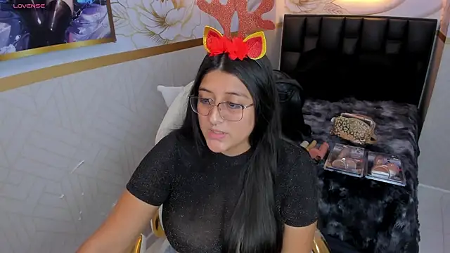 megann  up online show from December 21, 8:27 pm