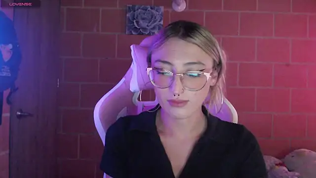 Andrea camilaaa online show from April 9, 7:41 pm