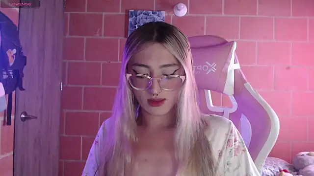 Andrea camilaaa online show from April 21, 1:17 pm