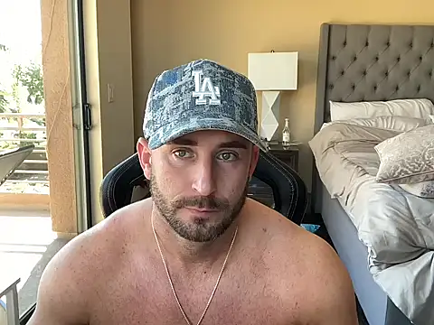 Snapshot of brettmycles28 chatting on October 28, 6:43 pm brettmycles28 online show from October 28, 6:43 pm