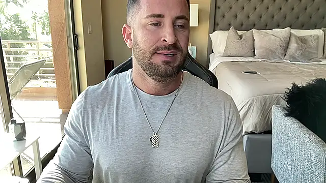 Snapshot of brettmycles28 chatting on October 30, 5:57 pm brettmycles28 online show from October 30, 5:57 pm