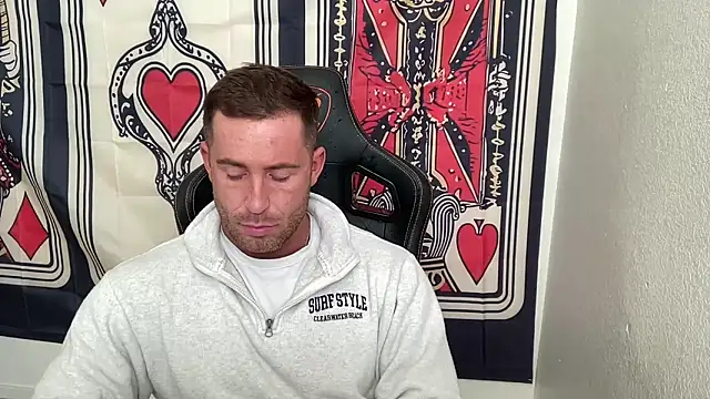 Snapshot of brettmycles28 chatting on December 2, 4:24 pm brettmycles28 online show from December 2, 4:24 pm