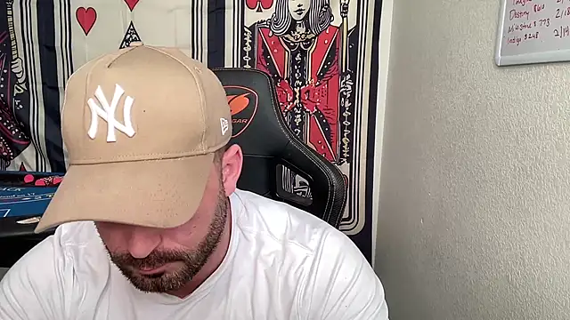 brettmycles28 online show from February 13, 6:37 pm