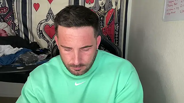 brettmycles28 online show from February 23, 12:41 am