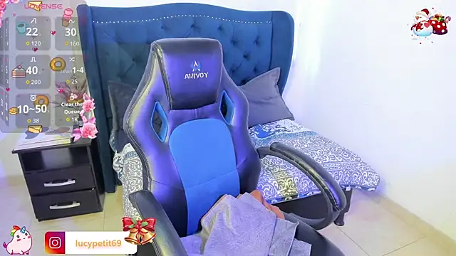 LucyPetit online show from December 22, 12:46 pm