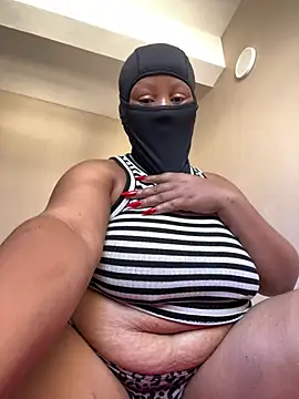 Snapshot of Yellowriider chatting on March 30, 8:37 am Yellowriider online show from March 30, 8:37 am